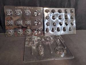 lot 1123 image: Sun Hill Candy Making Molds Collection