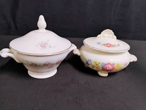 lot 1126 image: Decorative Floral Porcelain Soup Tureens Set