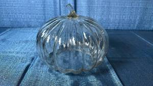 lot 2002 image: Threshold Texture Pumpkin XLarge-Champagne.