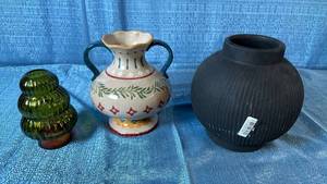 lot 2050 image: Three Random Vases.