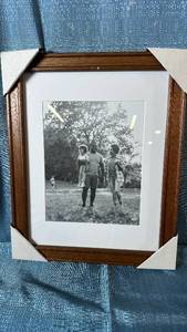 lot 2091 image: Threshold Photo Frame. 11x14. Matted To 8x10.
