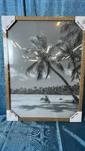 lot 2106 image: Threshold 18x24 Poster Frame.