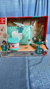 lot 3005 image: Hape Little Dentist Clinic Play Set