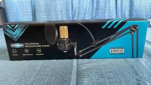 lot 3007 image: Aokeo AK-35 Professional Microphone Boom Arm Stand