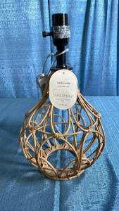 lot 3027 image: Threshold Woven Rattan Table Lamp