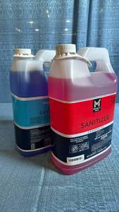 lot 8031 image: Members Mark Commercial Cleaning Set