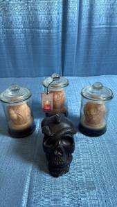 lot 8090 image: Halloween Color Changing Candle Set with Decorative Skull