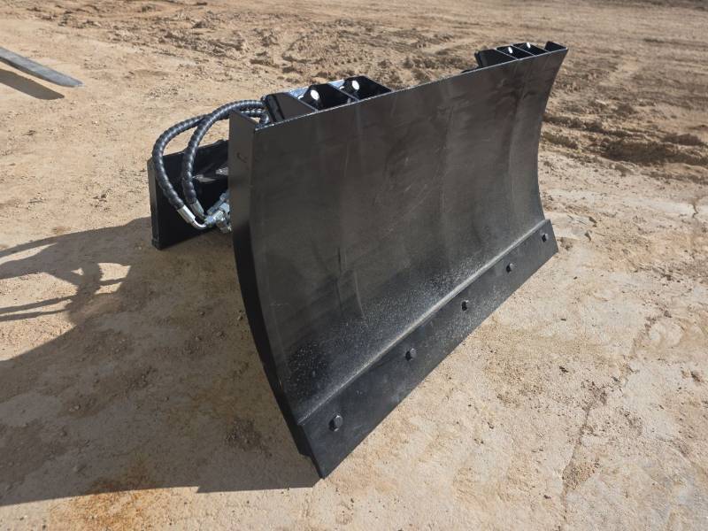 lot 2981 image: Heavy Duty Mini Skid Steer Snow Pusher Plow