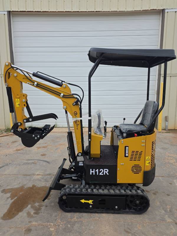 lot 4183 image: CFG Industrial H12R Mini Excavator