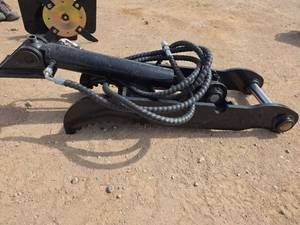 lot 4235 image: Captok 5T Hydraulic Thumb Clamp CK-XJ5T