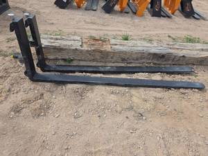 lot 4253 image: 60-inch Pallet Forks