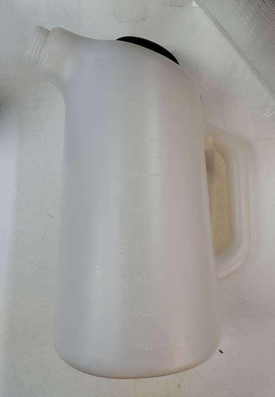 lot 34313 image: 8L Measuring Jug, Plastic Jug with Lid, Easy Carrying Handle, No Spout.