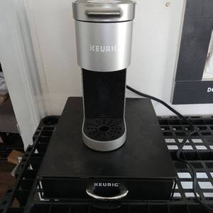 lot 1011 image: Keurig K-Mini Single Serve Coffee Maker  Shelf Organizer
