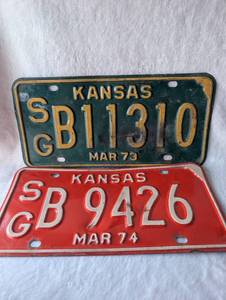lot 1502 image: 1973-74 Kansas License Plates - 2 ct