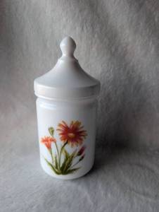 lot 2508 image: Milk Glass Apothecary Jar with Daisy Design