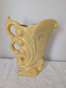 lot 2511 image: Gonder Yellow Art Deco Vase
