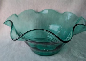 lot 2600 image: Teal Glass Ruffled Edge Bowl