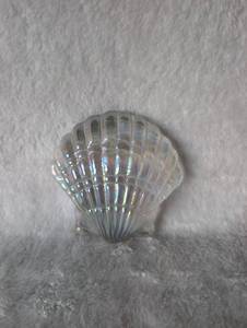 lot 3000 image: Iridescent Glass Shell Paperweight&nbsp