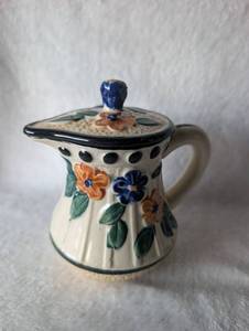 lot 3502 image: Japanese Floral Creamer with Lid