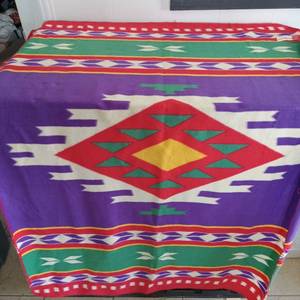 lot 4006 image: Southwestern Style Fleece Blanket