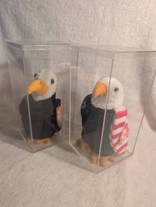 lot 5004 image: Ty Beanie Baby Baldy Eagles with Display Cases - 2 ct