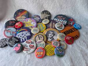 lot 5010 image: 1980s Book It Reading Program Pin Collection  Various School Buttons - 30 ct