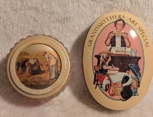 lot 5015 image: Vintage Mini Tin Pill Boxes - 2 ct