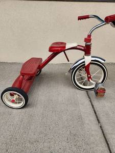 Radio Flyer Retro Classic Red Tricycle