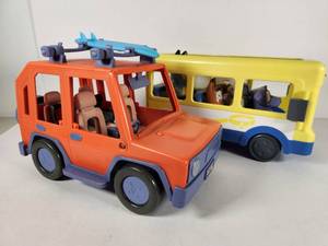 lot 99 image: Bluey Vehicles & Figures