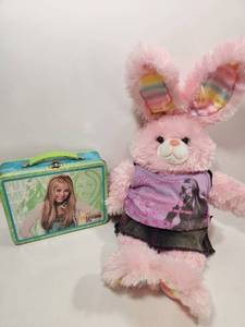 lot 115 image: Hannah Montana Build-A-Bear and Tin Box