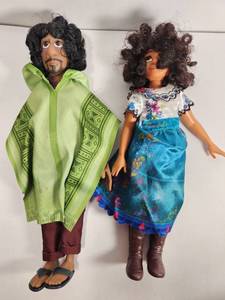 lot 119 image: Disney Encanto Dolls Lot