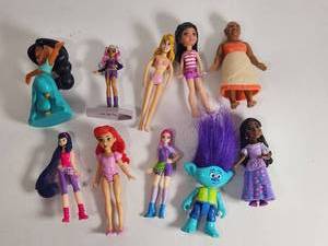 lot 133 image: Small Princess Toy Lot & Others