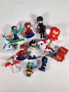 lot 135 image: Small Toys Character Lot