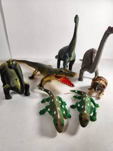 lot 143 image: Dinosaurs, Lizards, Alligator Lot