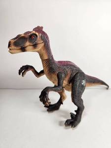 lot 146 image: Jurassic Park Velocirator Action Figure
