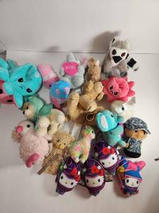 lot 157 image: Teeny Tiny Plush Animal Lot