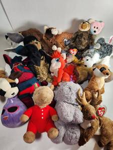 lot 159 image: Animal Plush Lot