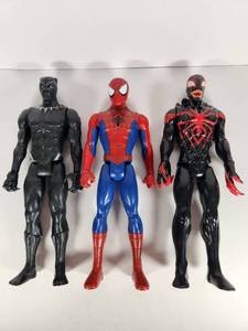 lot 165 image: Action Figure Lot