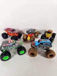 lot 172 image: Lot of Monster Trucks - Grave Digger & More