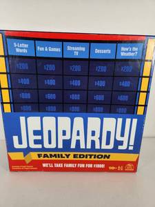 lot 211 image: Jeopardy Family Edition Board Game