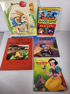 lot 233 image: Childrens Picture Book Collection - Set of 5 Books