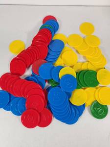 lot 252 image: Plastic Gaming Tokens Set