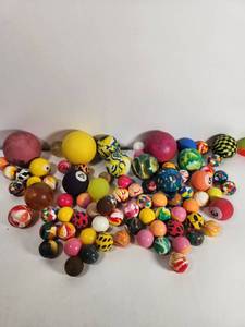 lot 267 image: Mixed Collection of Colorful Rubber Bouncy Balls