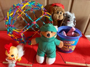 lot 32 image: Vintage Toys - Plush Toto, Little Chick and More