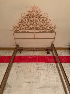 lot 170 image: Vintage Metal Bed Frame, Twin