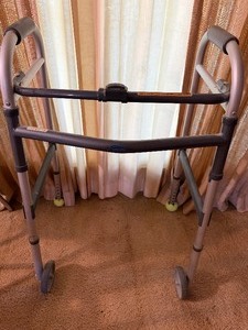 lot 305 image: Invacare Walker