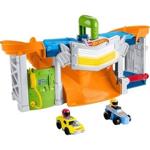 lot 3392 image: Fisher-Price Little People Hot Wheels Racetrack