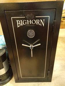 lot 1183 image: Bighorn Gun Safe with Electronic Lock - Retail $1,146