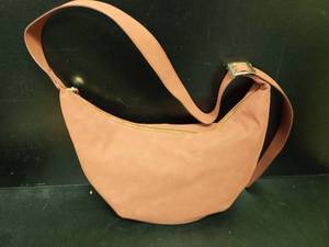 lot 1186 image: Tan Leather Shoulder Hobo Bag with Gold Hardware - Retail $45