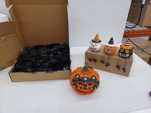 lot 26196 image: Halloween Decor Lot
